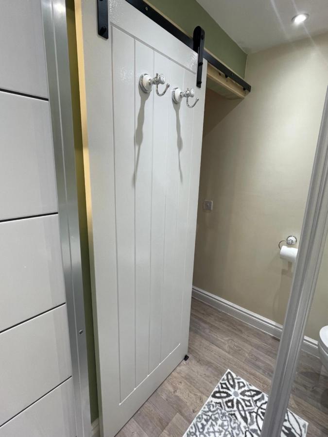 The Cotswold Nook Hotel Дърсли Екстериор снимка