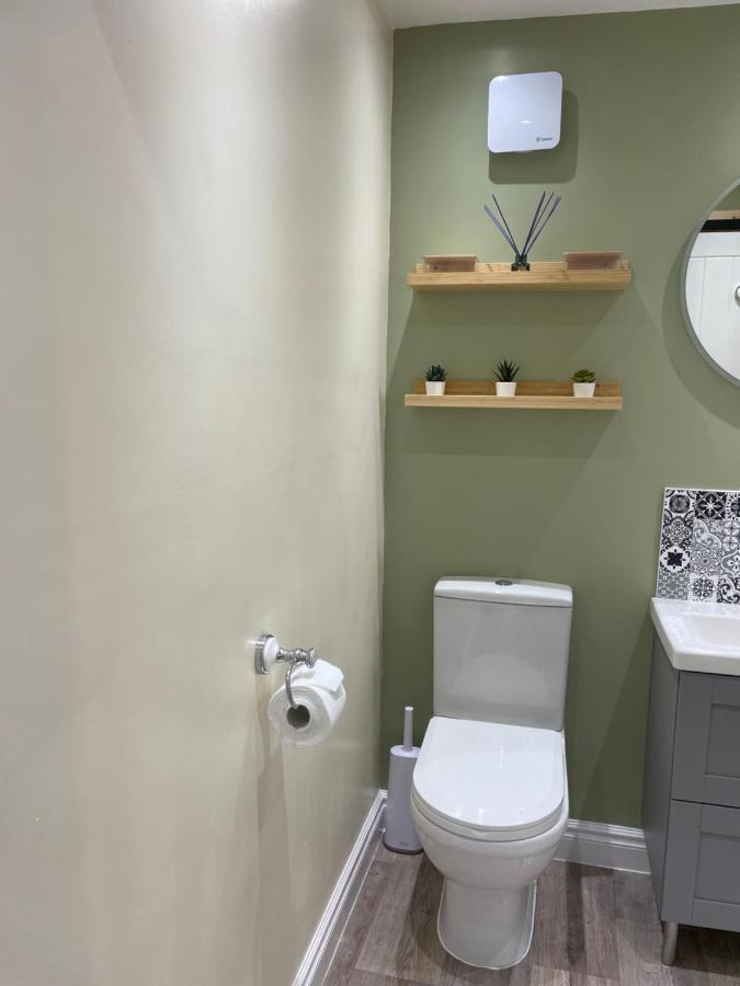 The Cotswold Nook Hotel Дърсли Екстериор снимка