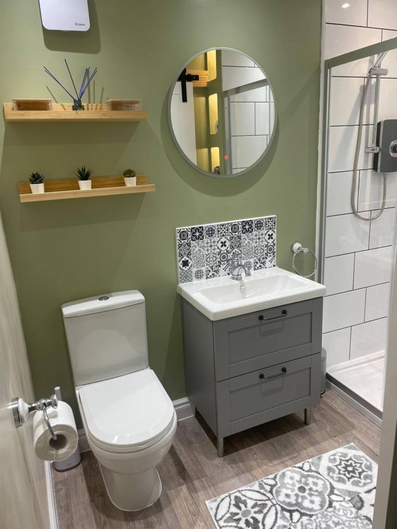 The Cotswold Nook Hotel Дърсли Екстериор снимка